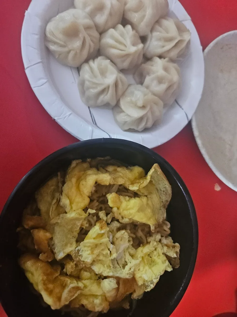 Dawzengla Restaurant - photo 2