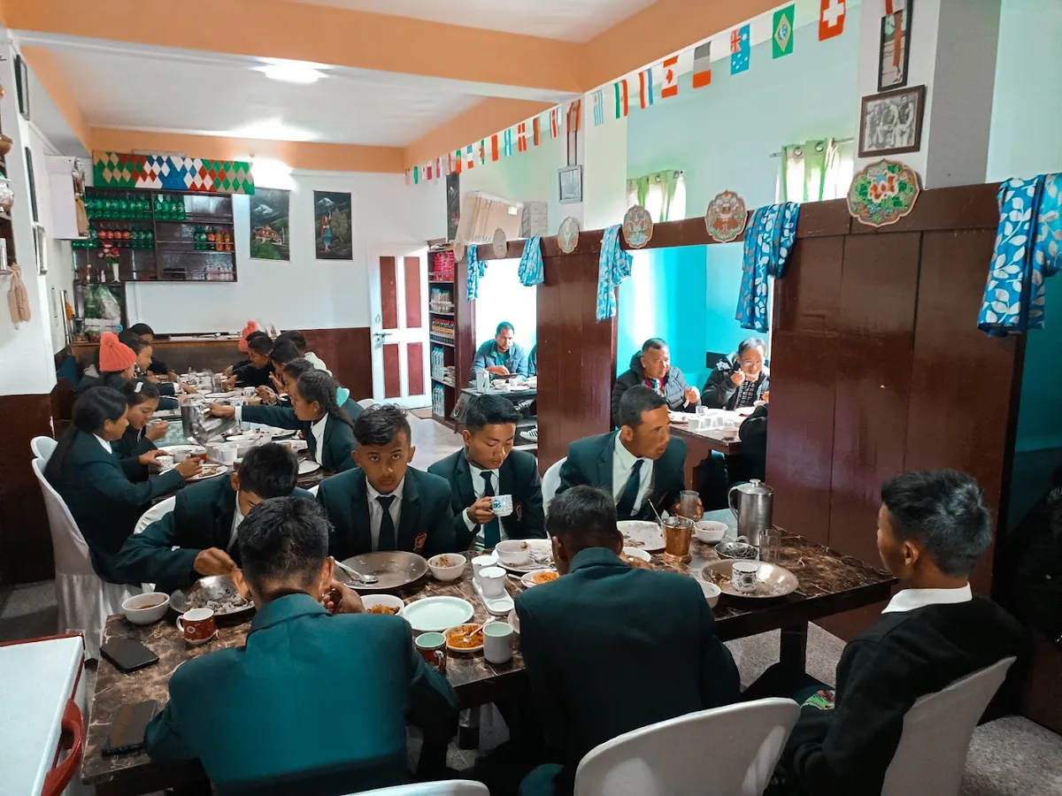 Treat Restaurant - Pelling