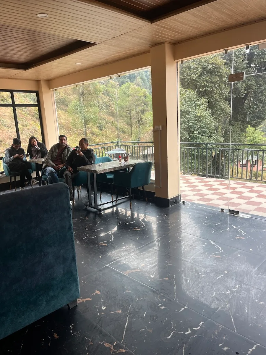 LakeHouse cafe & lounge - Ravangla