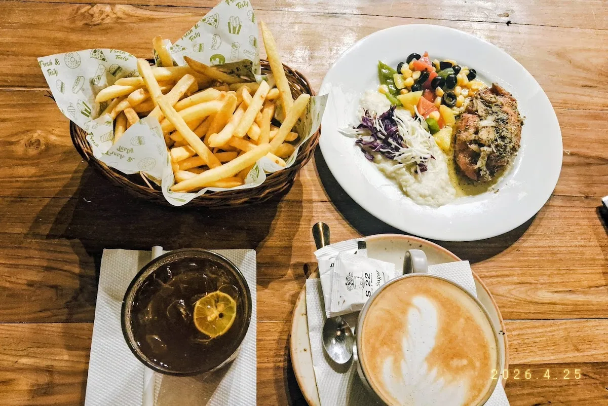 S22 Cafe - photo 3