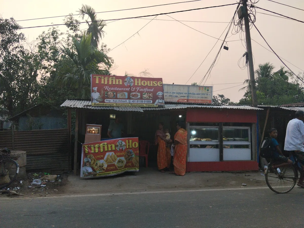 Raju tiffin house - photo 3
