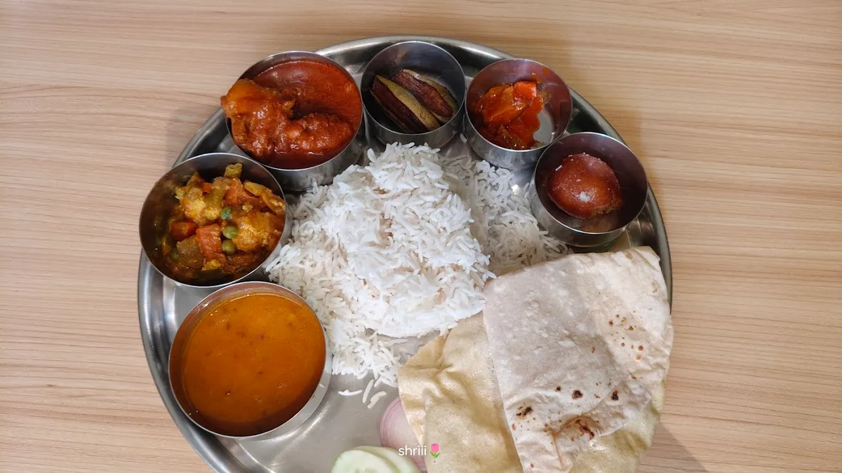 Snacks Bar & Restaurant - photo 3