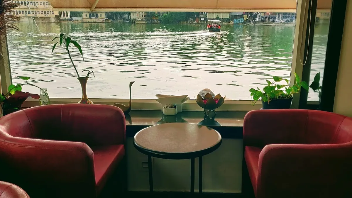 Jheel’s Ginger Coffee Bar & Bakery - Udaipur