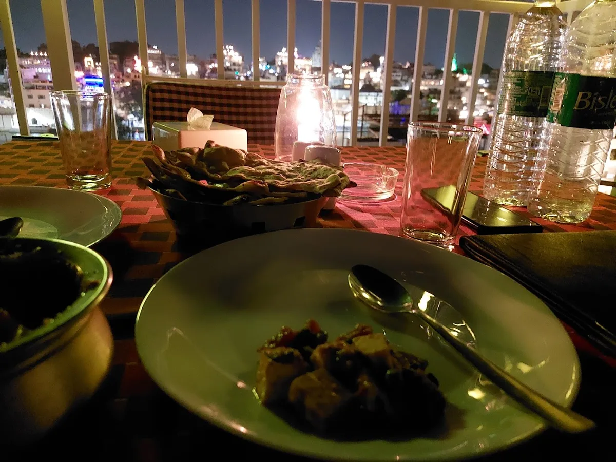 UPRI MANZIL ROOFTOP RESTAURANT BY STORICA STAYS - photo 2