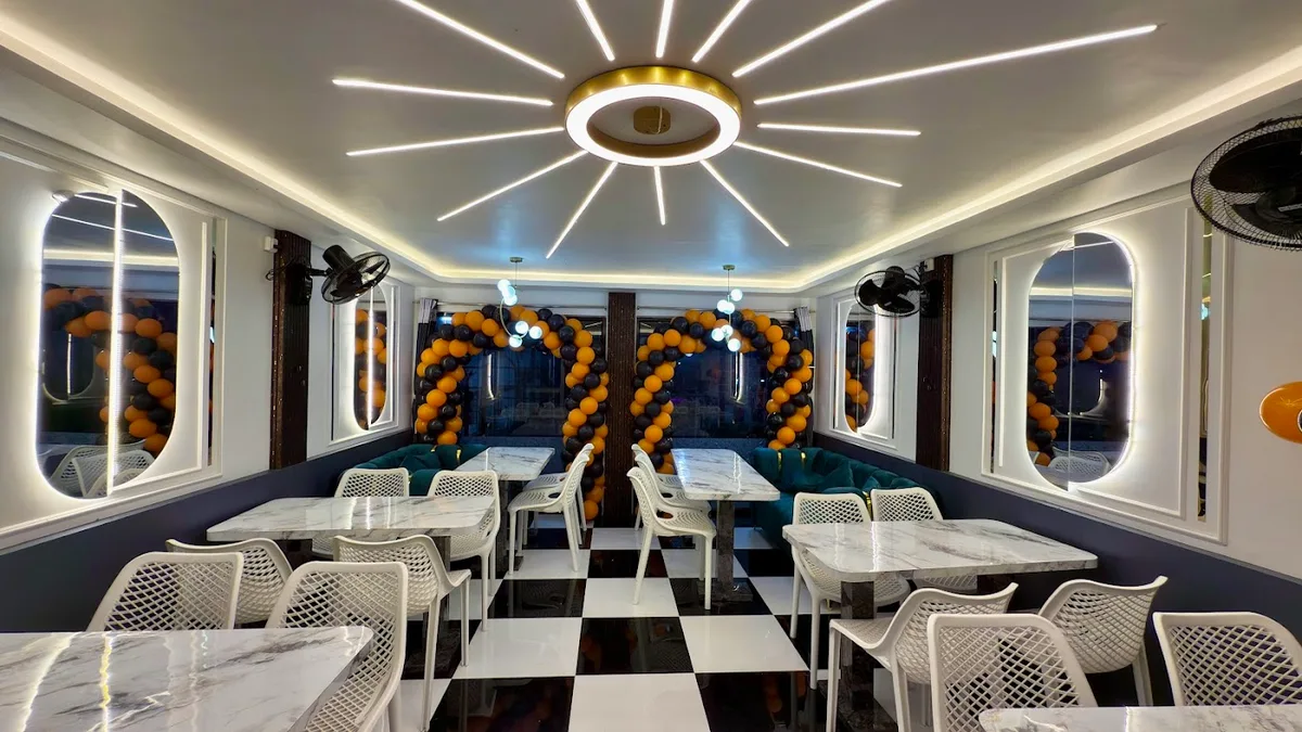 Downtown Cafe - Unakoti