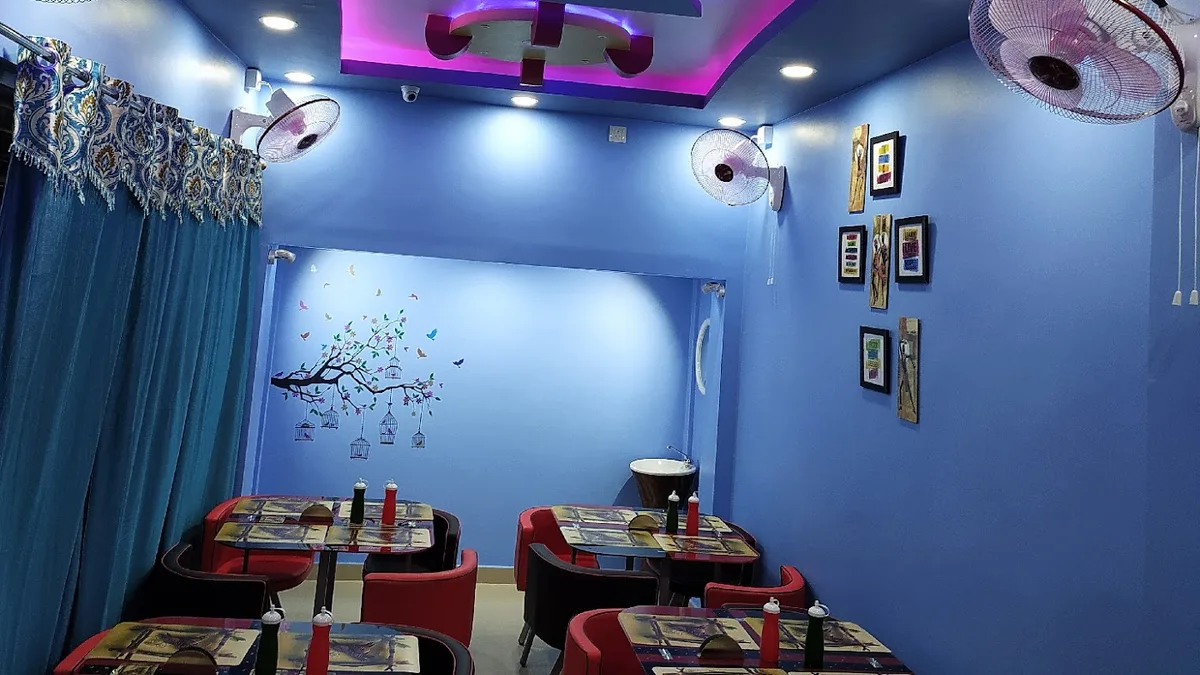Foodies Point A.C Restaurant - Unakoti