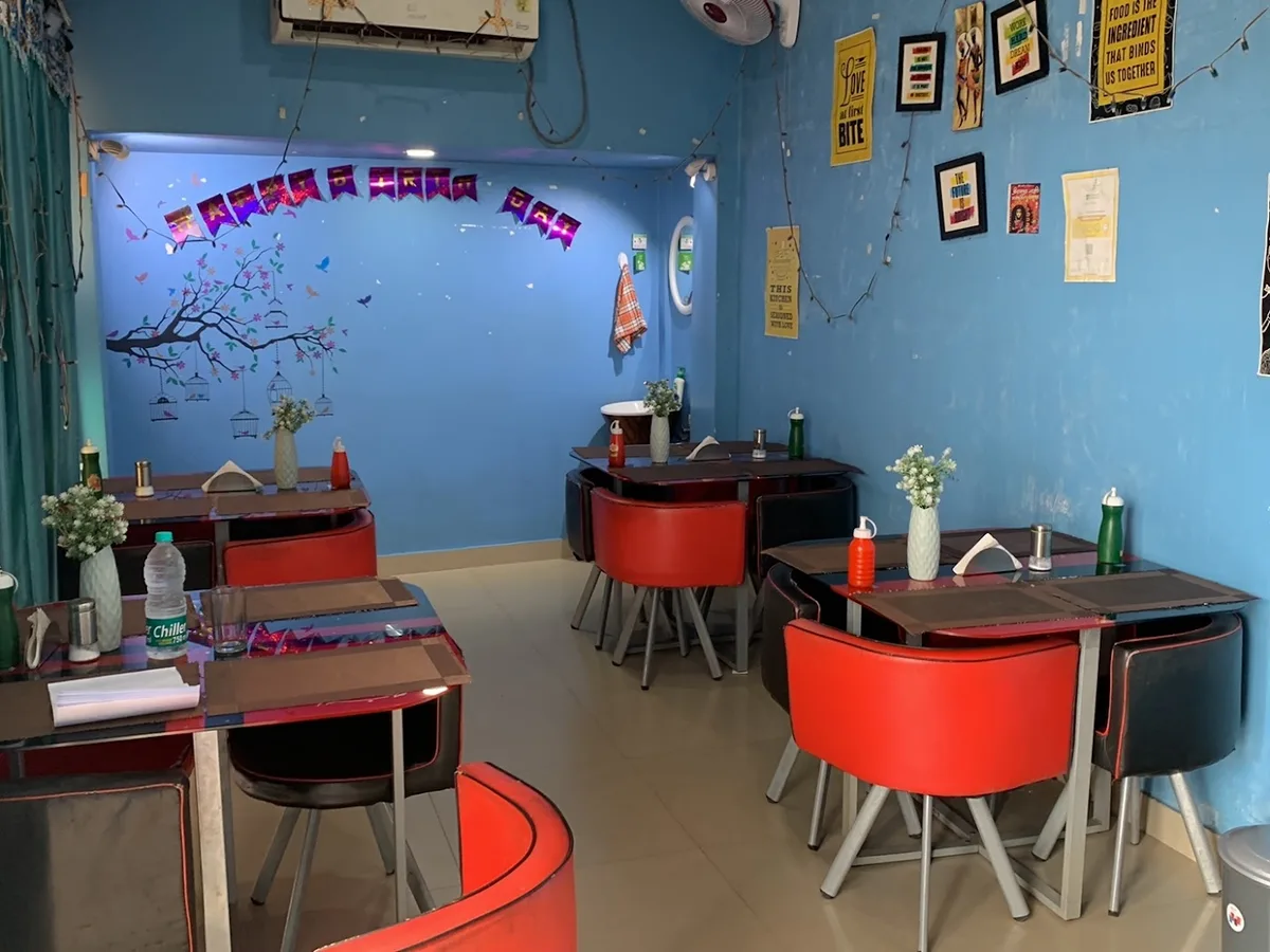 Foodies Point A.C Restaurant - photo 3