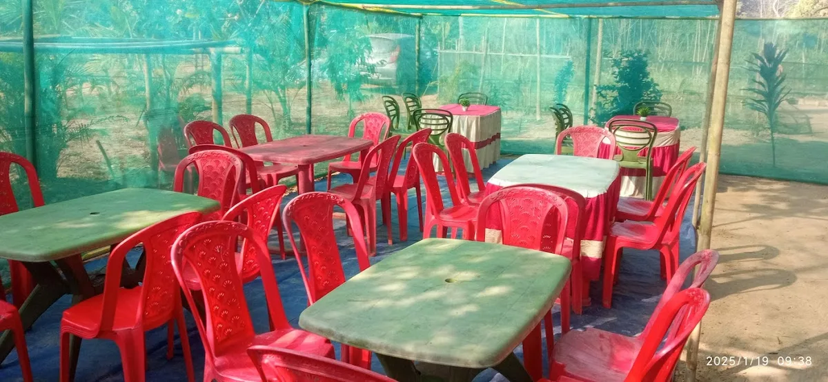Lake Land Cafe - Unakoti