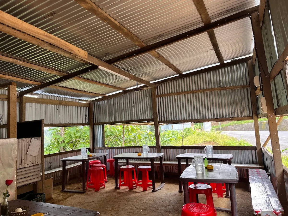 Ruatruati Hotel & Restaurant - Unakoti