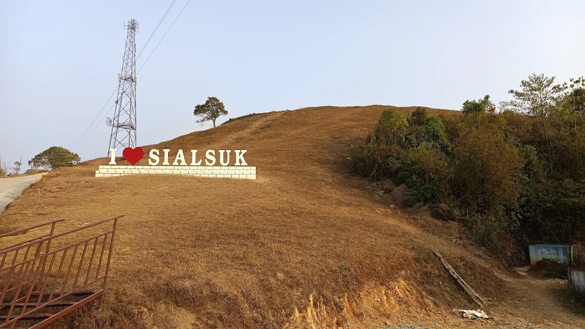 Sialsuk Tlâng